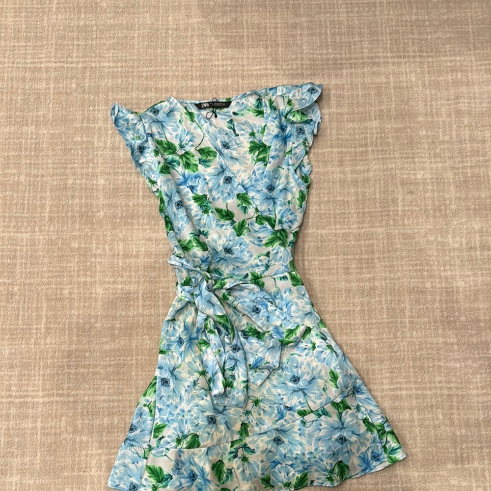 Floral Print Dress with Ruffle Sleeves